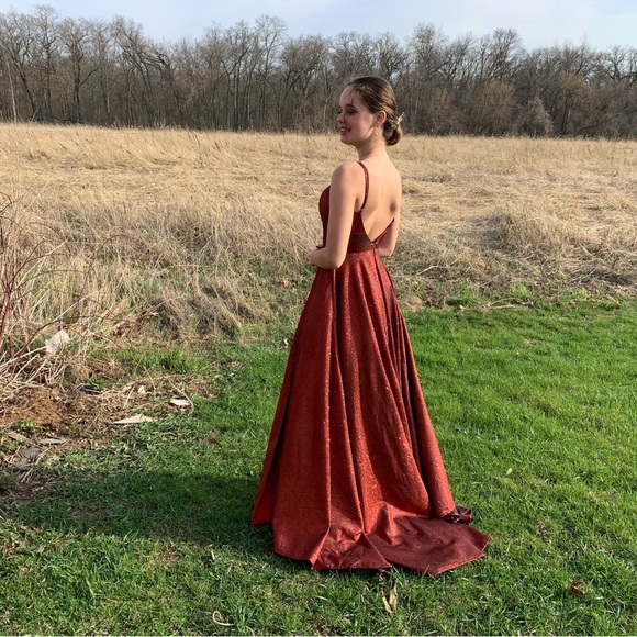 Sparkly prom Dress - Picture 2 of 7